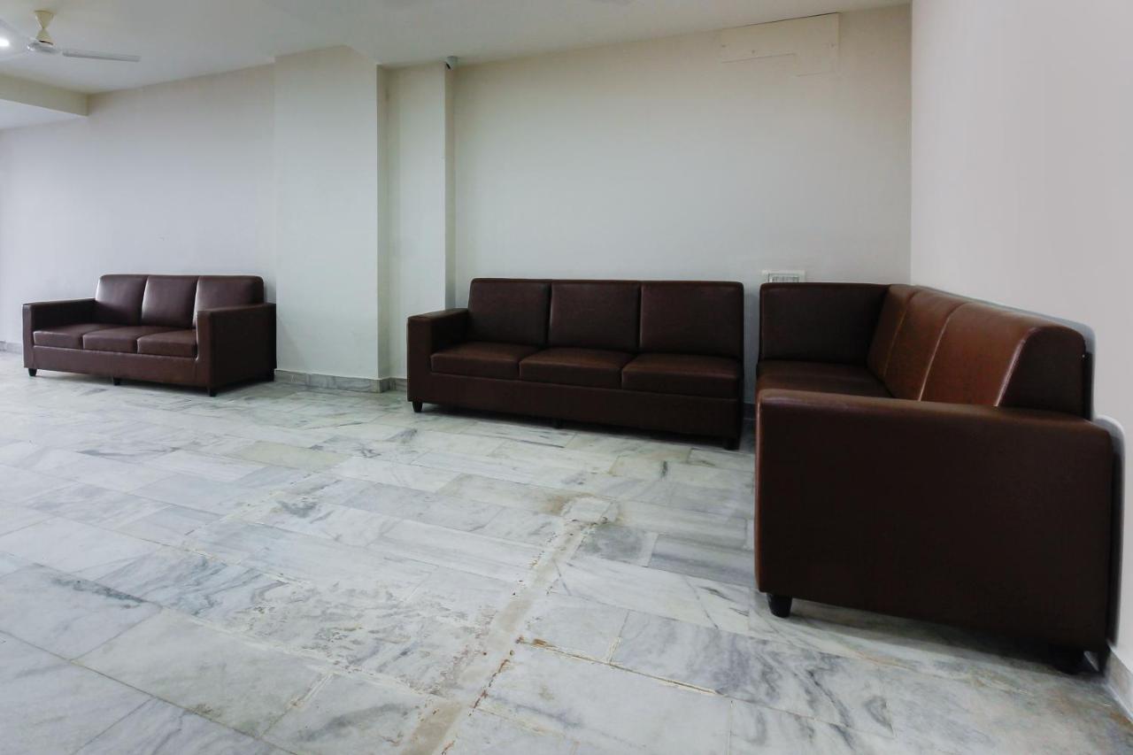 Capital O 44585 Sri Suprabhat Grand Hyderabad Exterior foto
